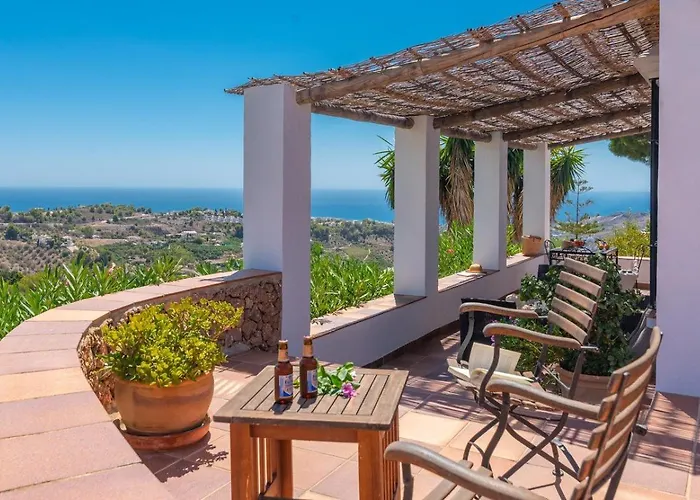 Cortijo La Vina Frigiliana by Ruralidays
