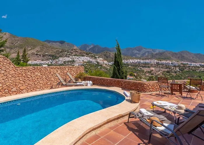 Cortijo La Vina Frigiliana by Ruralidays